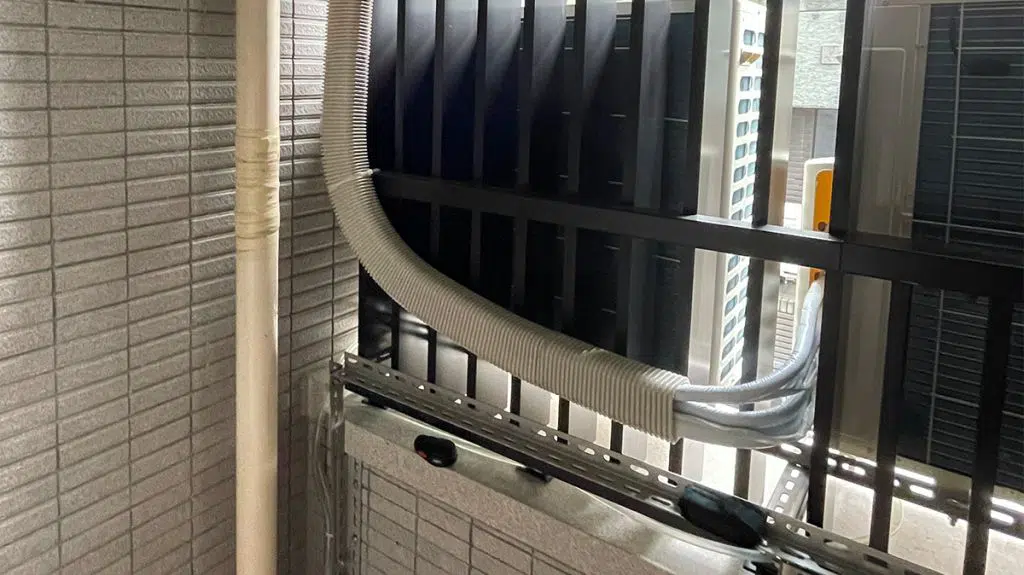 升降百葉窗安裝在複雜管線
